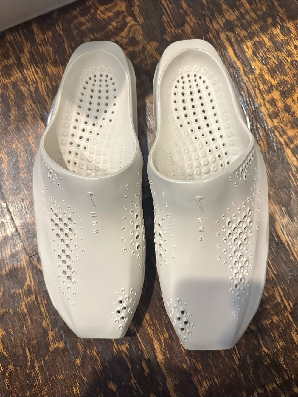 Nike MMW 005 Men’s slide light bone Perforated Slip-On with backpack